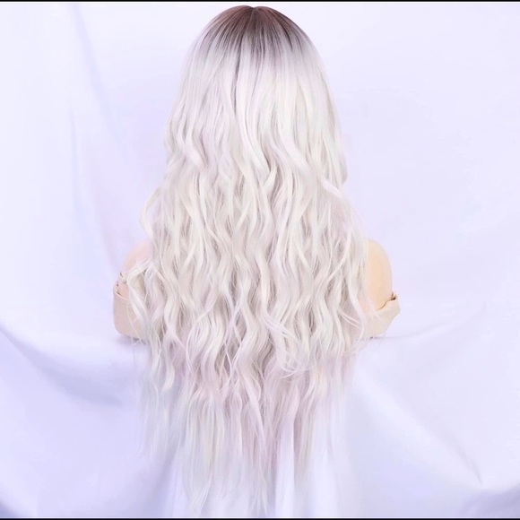 Platinum white blonde curly wig with bangs - Picture 2 of 2